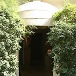 Pavillon Faubourg Saint-germain & 5* Parijs