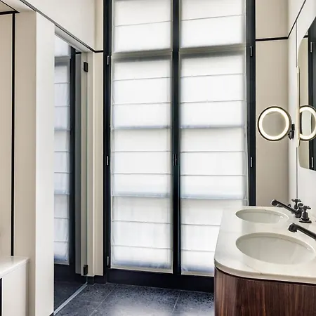 Pavillon Faubourg Saint-germain & Hotel 5*