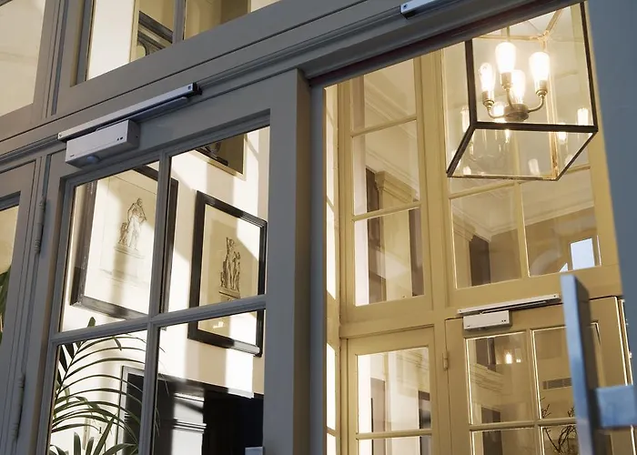 Pavillon Faubourg Saint-germain & Hotel 5*