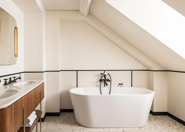 Pavillon Faubourg Saint-germain & Hotel 5*