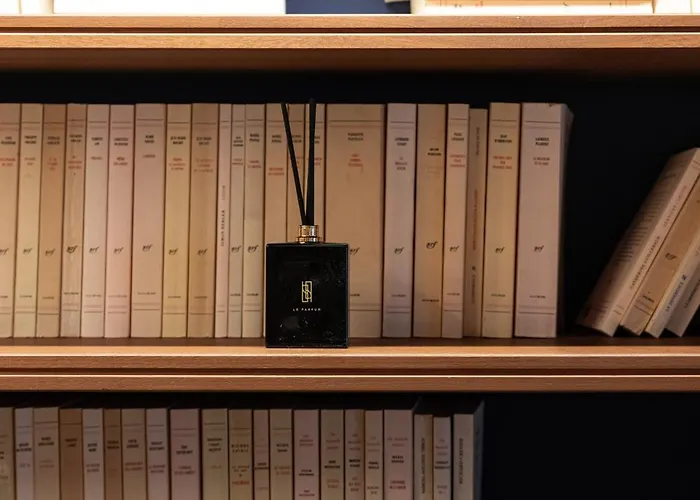 Pavillon Faubourg Saint-germain & Hotel 5*