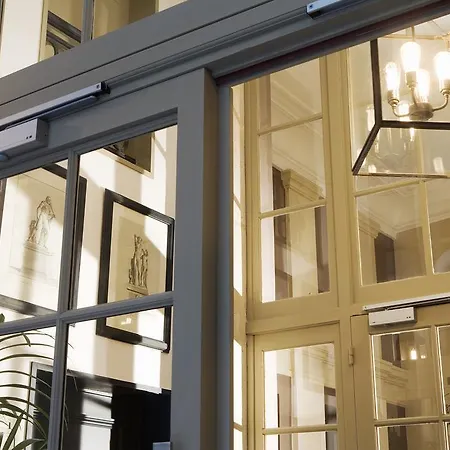 Pavillon Faubourg Saint-germain & Hotel 5*