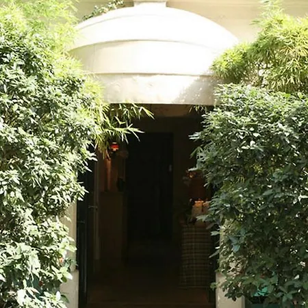 Pavillon Faubourg Saint-germain & 5* Paříž
